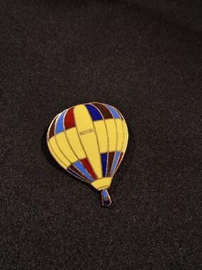 Vintage Hot Air Balloon Brooch Enamel Red Blue Gold Tone Pin